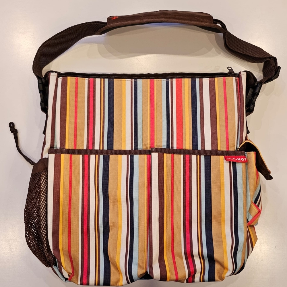 (Brand new without tags) Skip Hop Diaper Bag